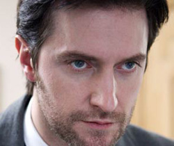 Richard Armitage as John Mulligan in Moving On